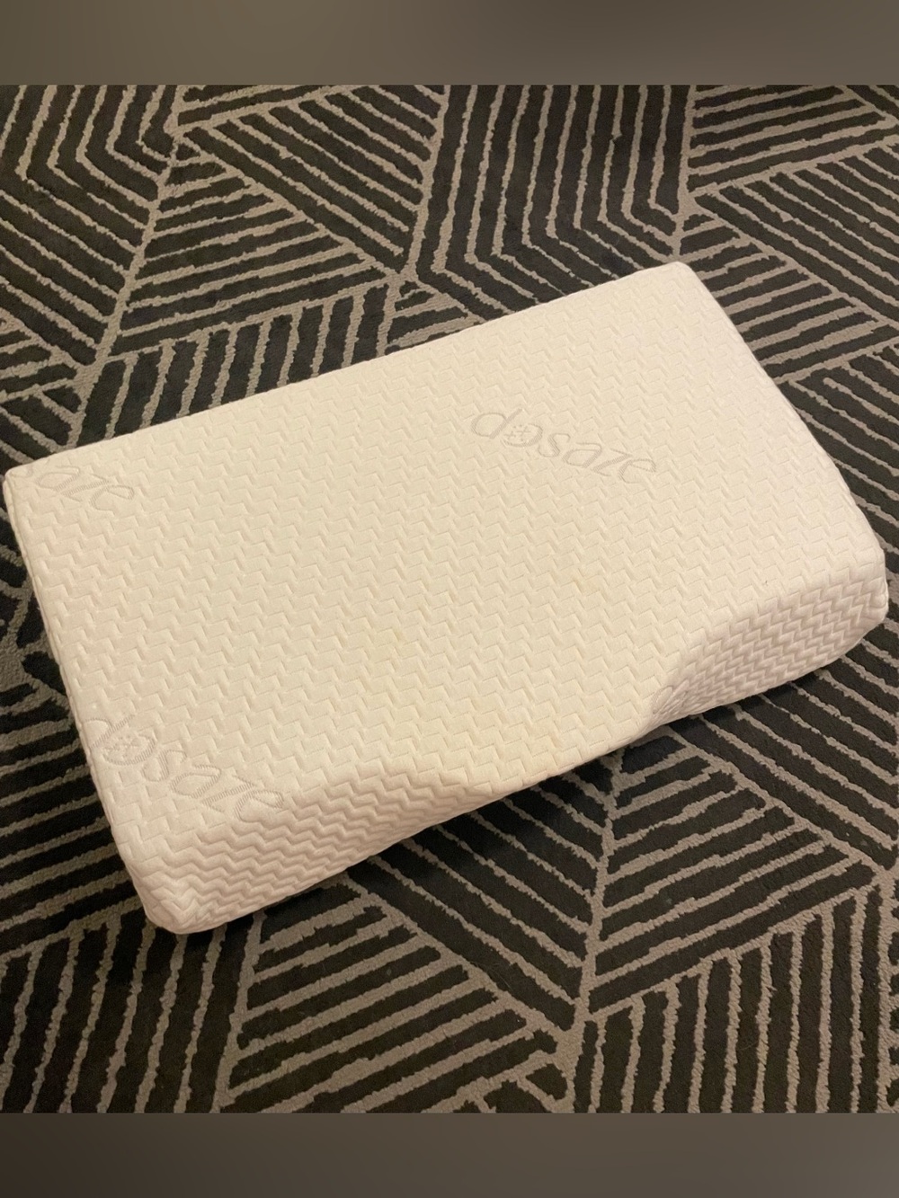 Dosaze Contoured Orthopedic Pillow (standard size)
